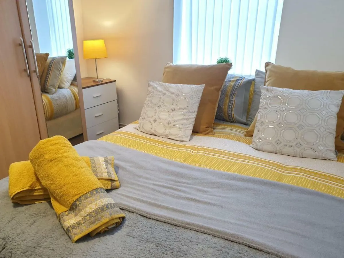 2 Bedroom Apartment Liverpool Hosted By Seren Property contacts