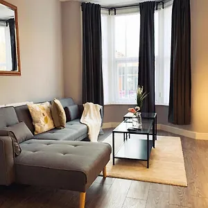 Modern & Luxurious Central - Free Parking Liverpool